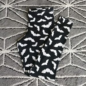 ✨ON HOLD✨ Blackheart Bat Leggings
